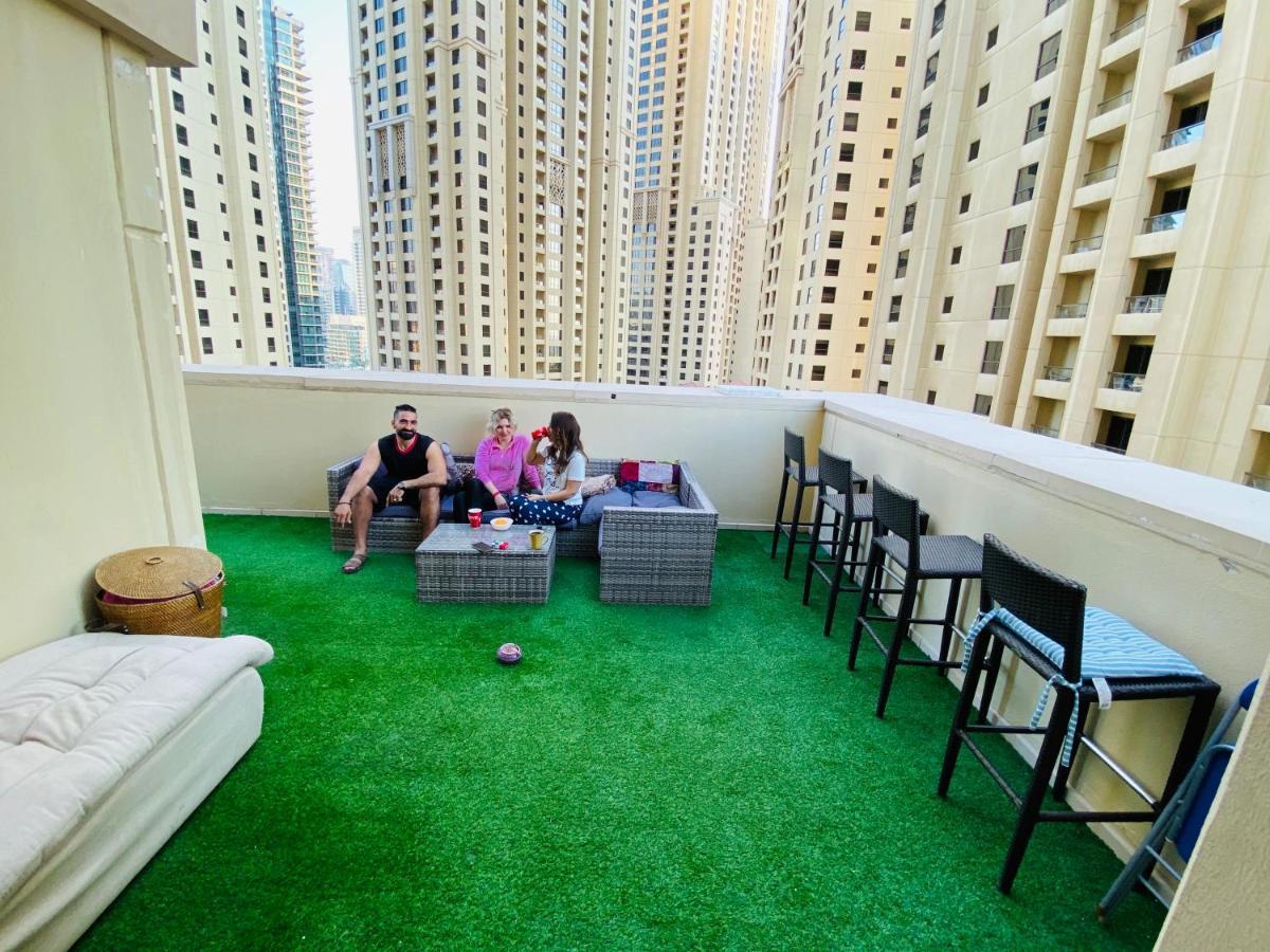 Bollywood Beach Hostel Dubai Buitenkant foto