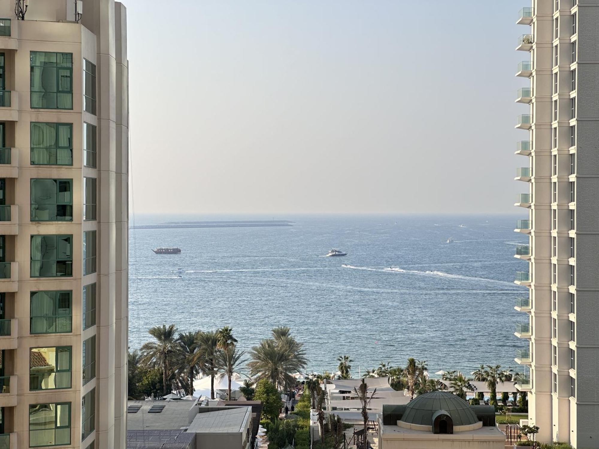 Bollywood Beach Hostel Dubai Buitenkant foto