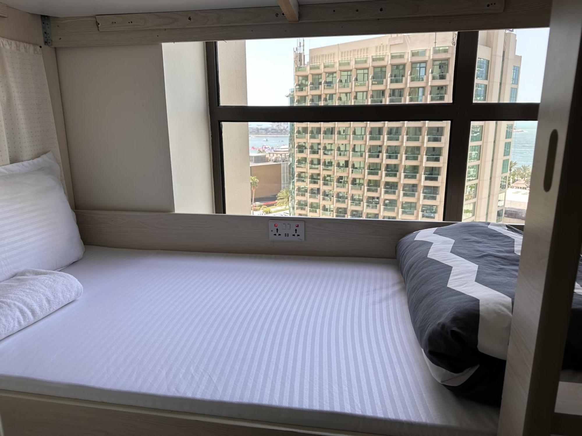 Bollywood Beach Hostel Dubai Buitenkant foto