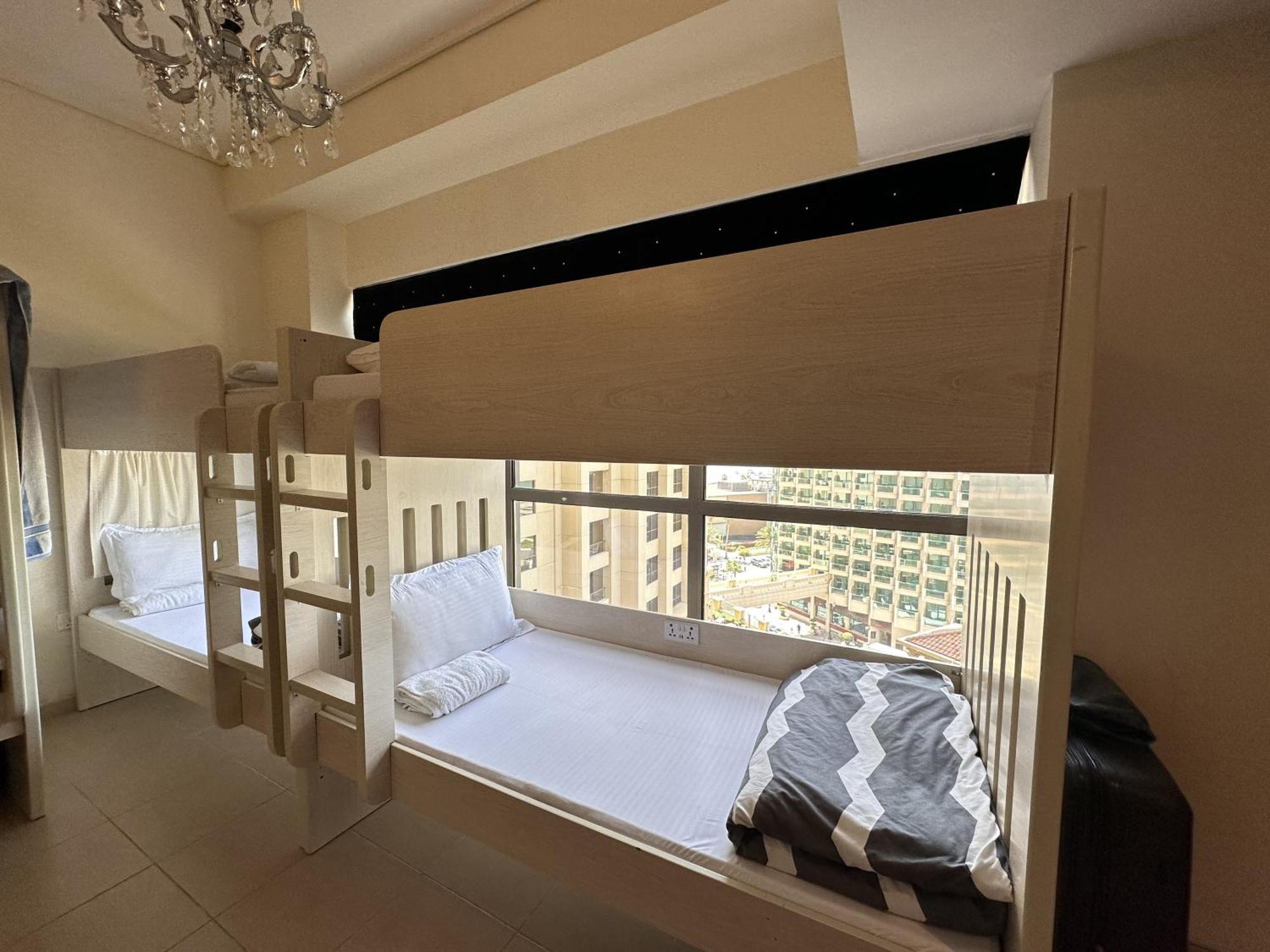 Bollywood Beach Hostel Dubai Buitenkant foto